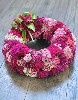 Sweet William Wreath